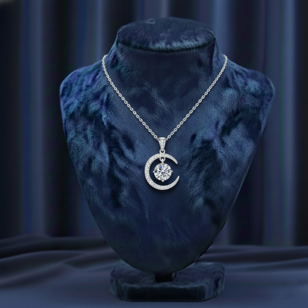 Qamar Moissanite Pendant – White Gold – D Colour – VVS1