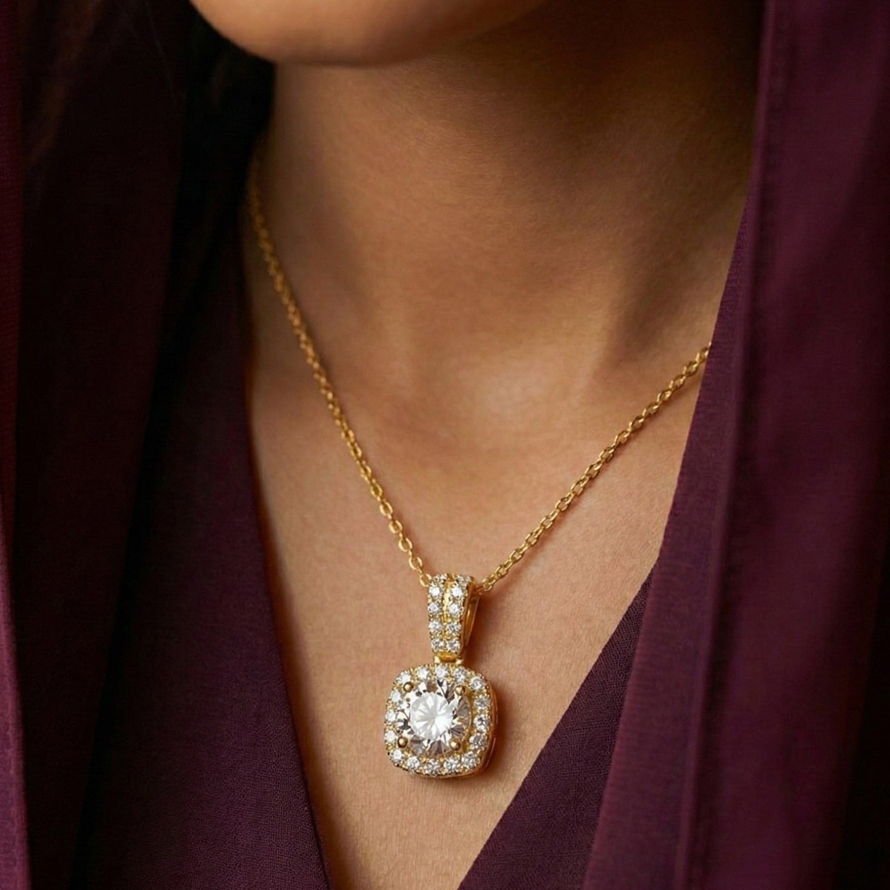 قلادة زهرة مويسانيتي – ذهبي – اللون D – VVS1