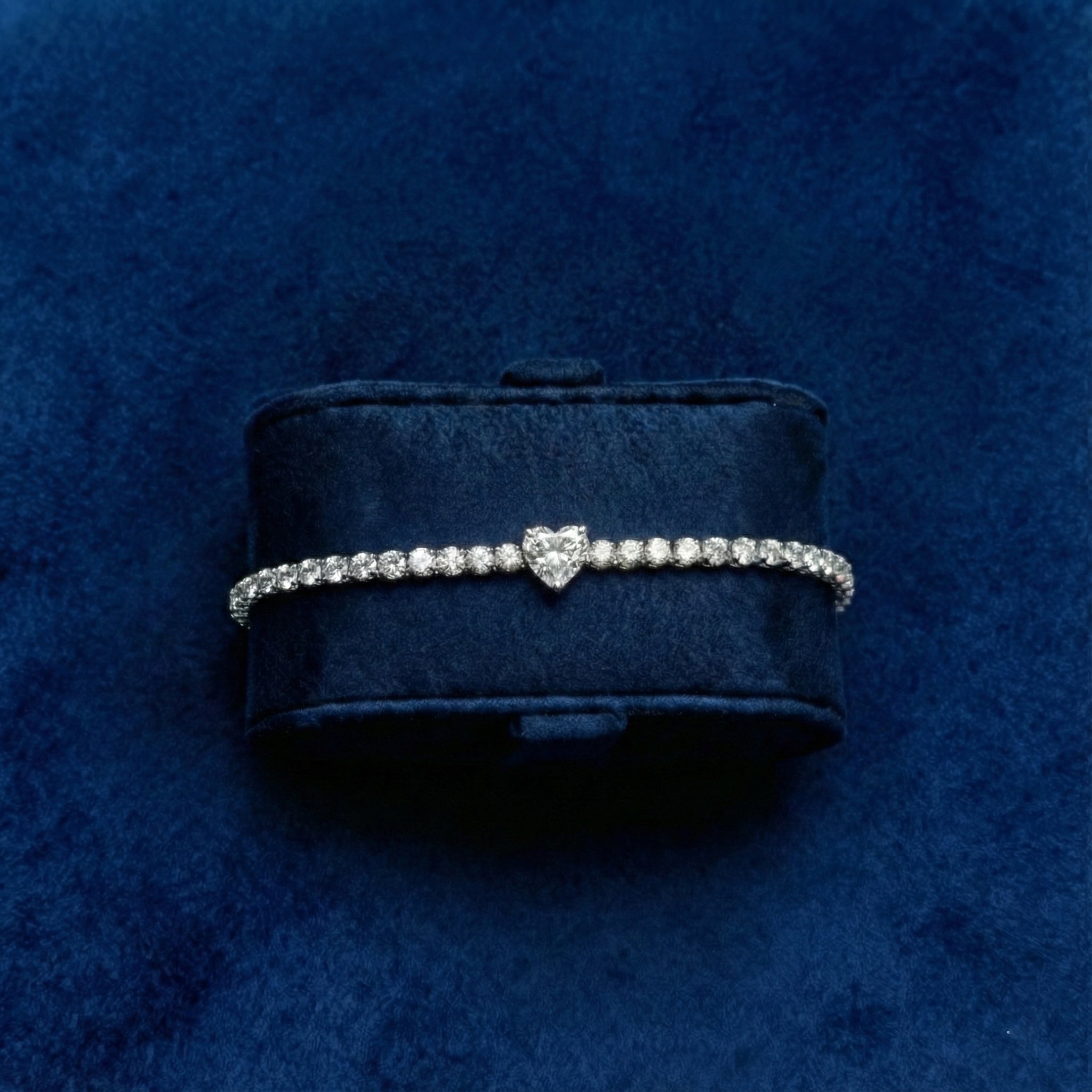 Lana Moissanite Heart Tennis Bracelet – Gold – D Colour – VVS1