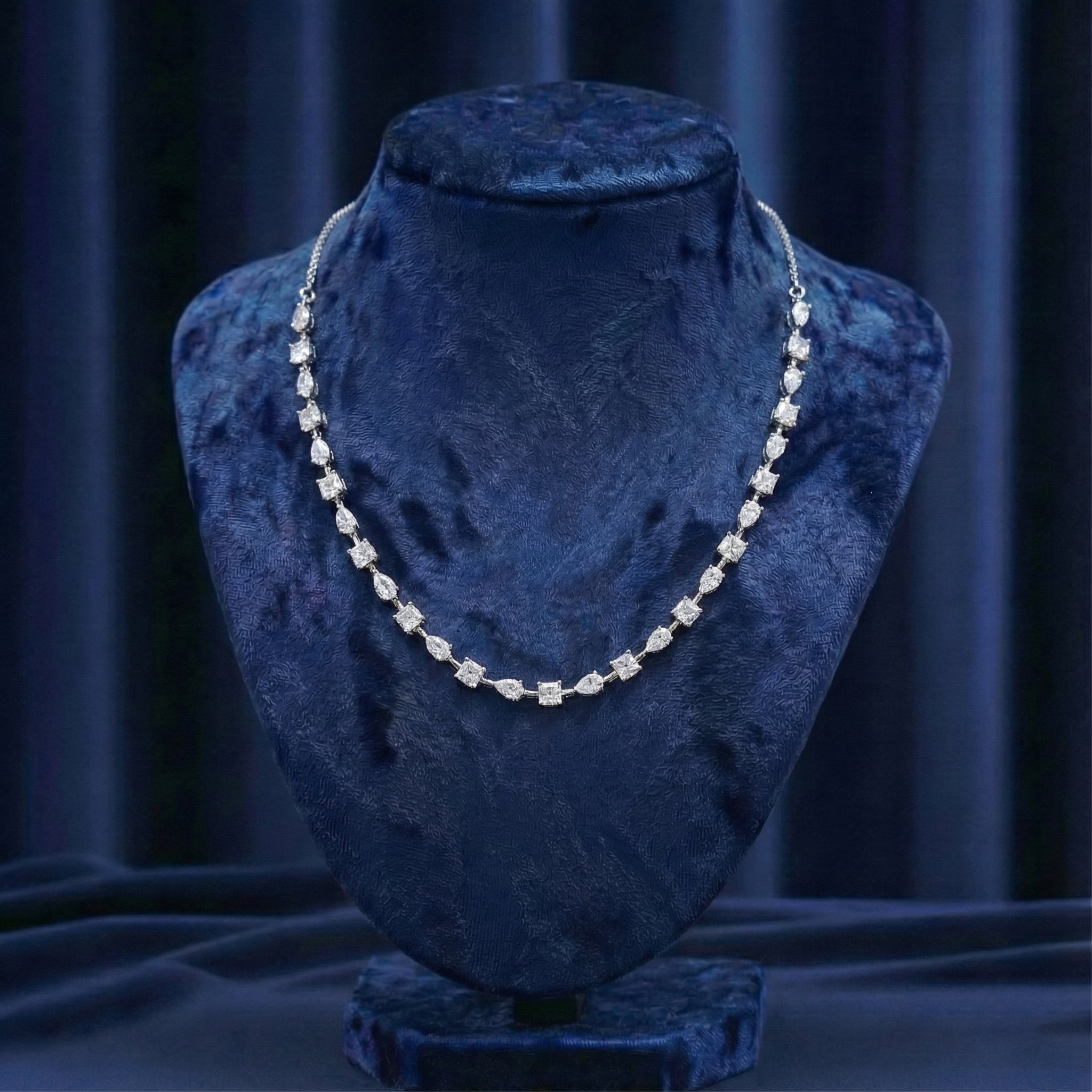 قلادة ريماه الموزانيت - ذهب أبيض - لون D - VVS1