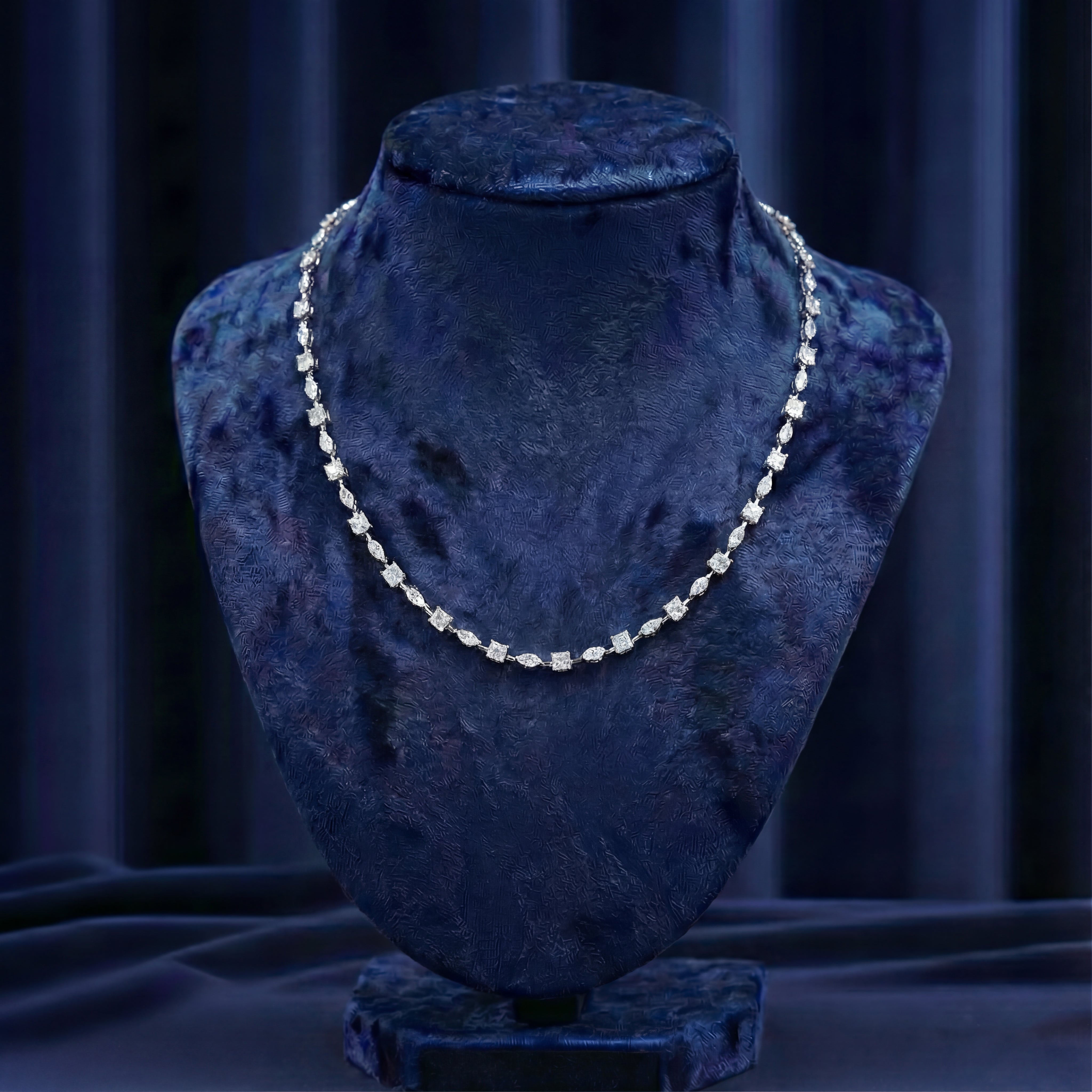 قلادة ريماه الموزانيت - ذهب أبيض - لون D - VVS1