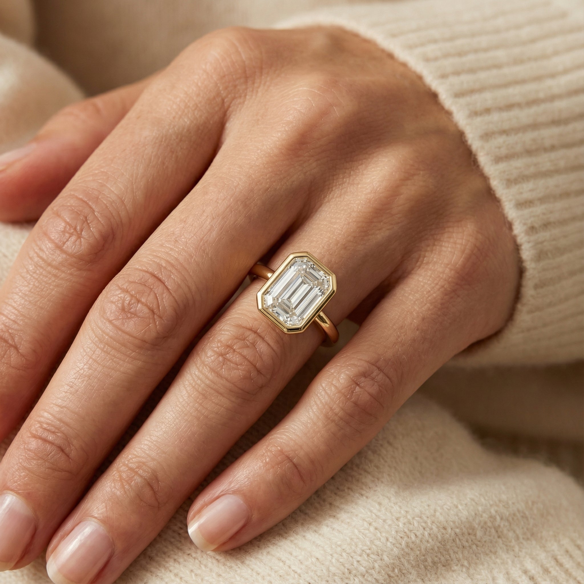 Ayla Moissanite Ring – Gold – D Colour – VVS1