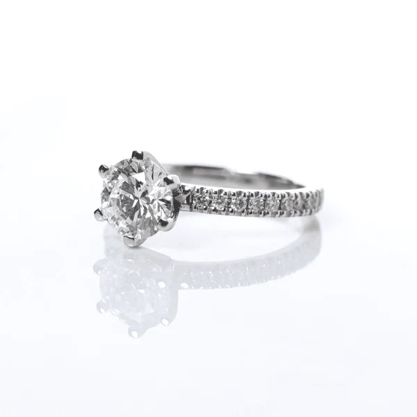 ROUND BRILLIANT (8MM) SOLITAIRE ENGAGEMENT RING