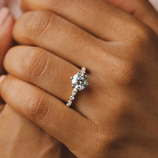 Mona Luxe Ring / 3ct